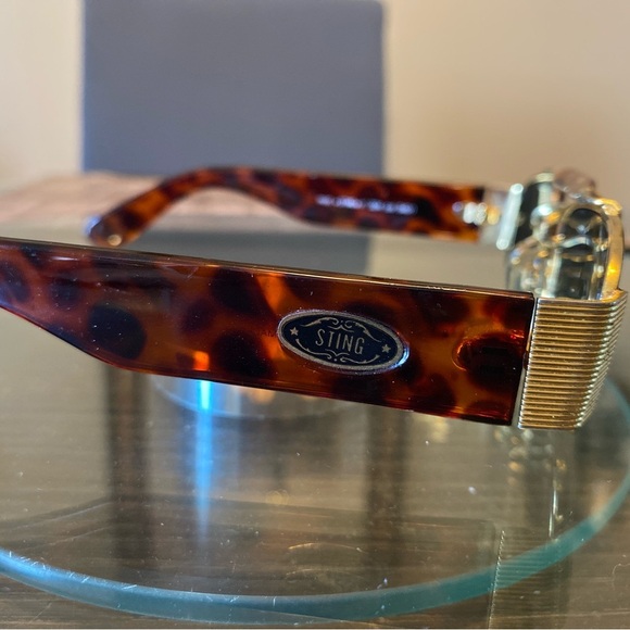 Elegant Gold and Brown Men's Sunglasses - Picture 2 of 6